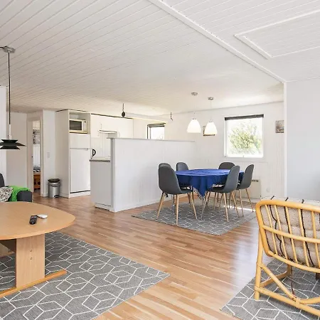 4 Person In L Kken Holiday home Lokken